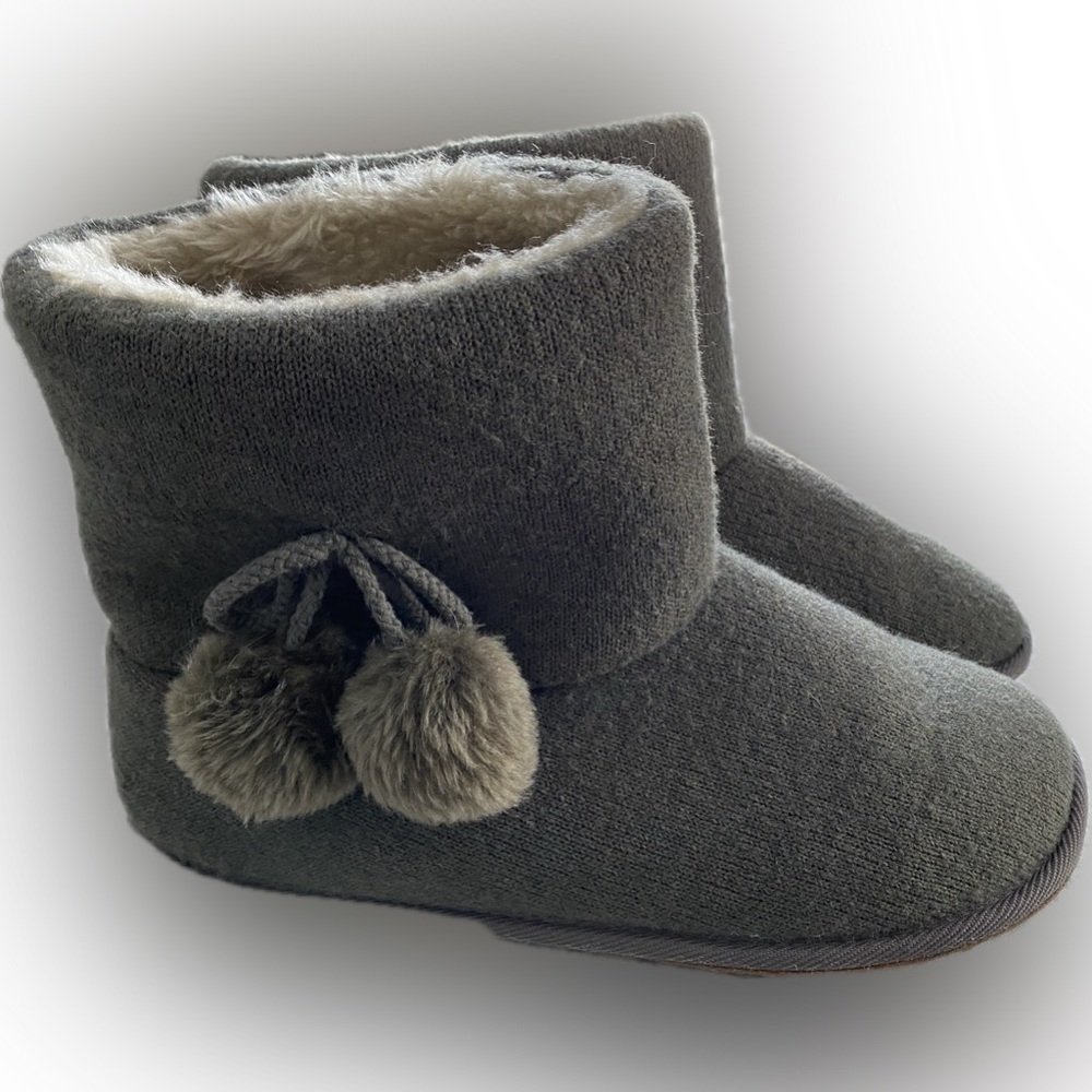 Rocket Dog Bootie Slippers w/ Pom Tassles - Size 10